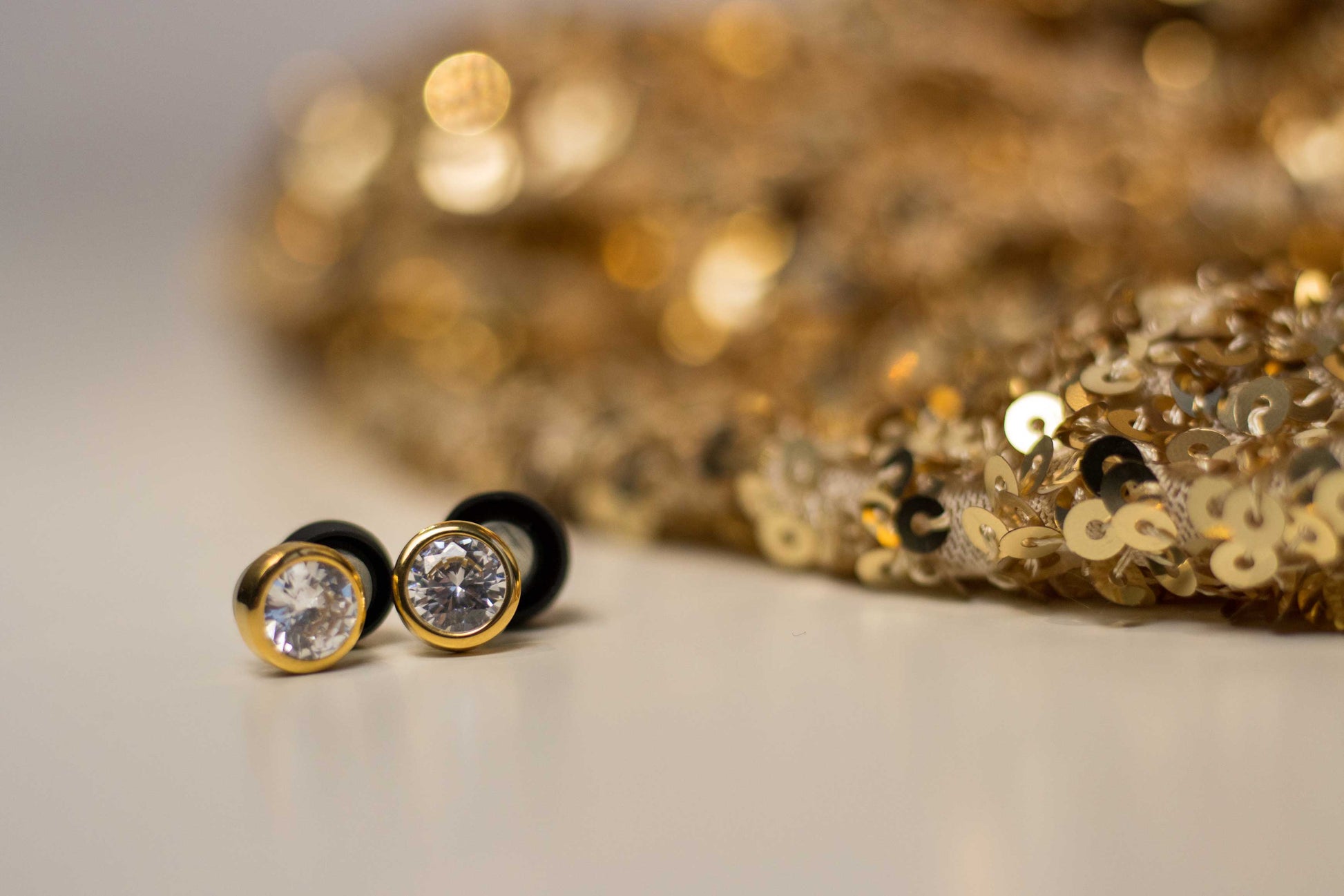 gold-white