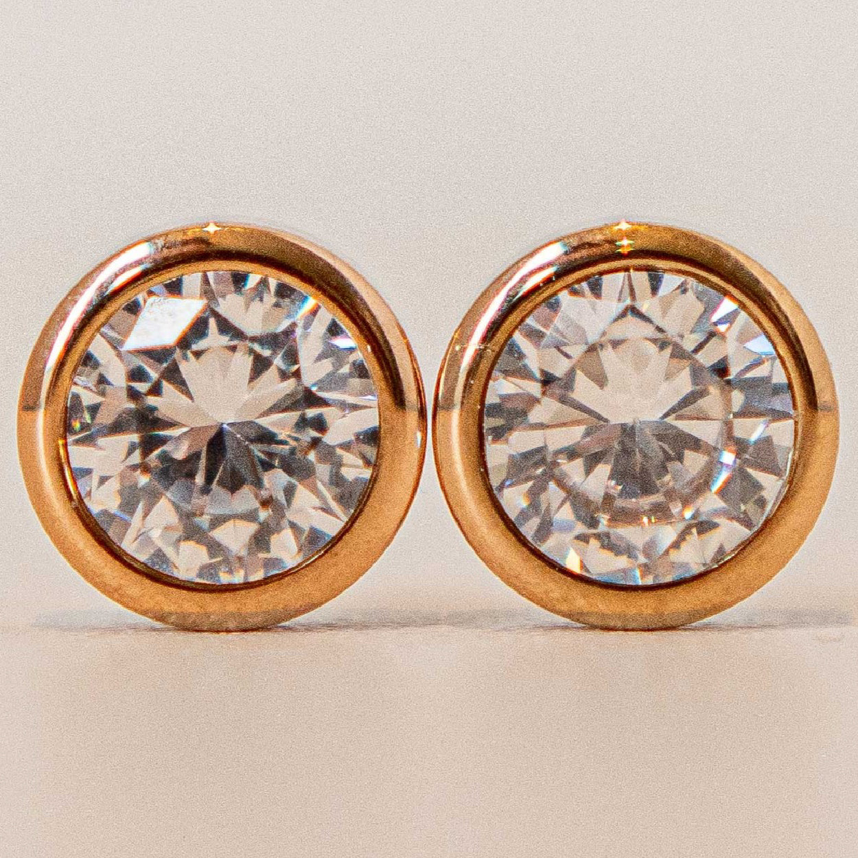 Shiny Circle Rosé White